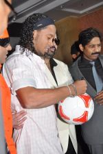 Ronaldinho unveils Balaji entertainment_s R10 movie in Pune, Mumbai on 28th Dec 2012 (25).JPG